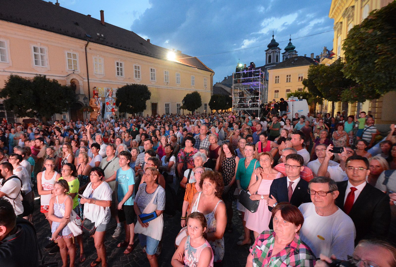 A Székesfehérvári Királyi Napok megnyitója a Városház téren
